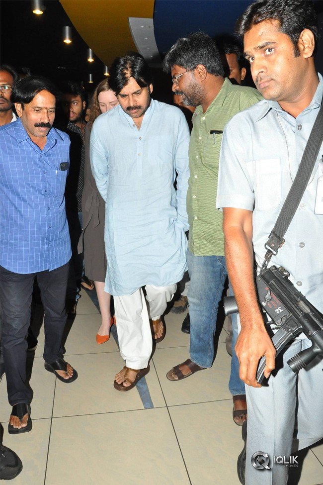 Pawan-Kalyan-Watched-Rangasthalam-along-with-Ram-Charan